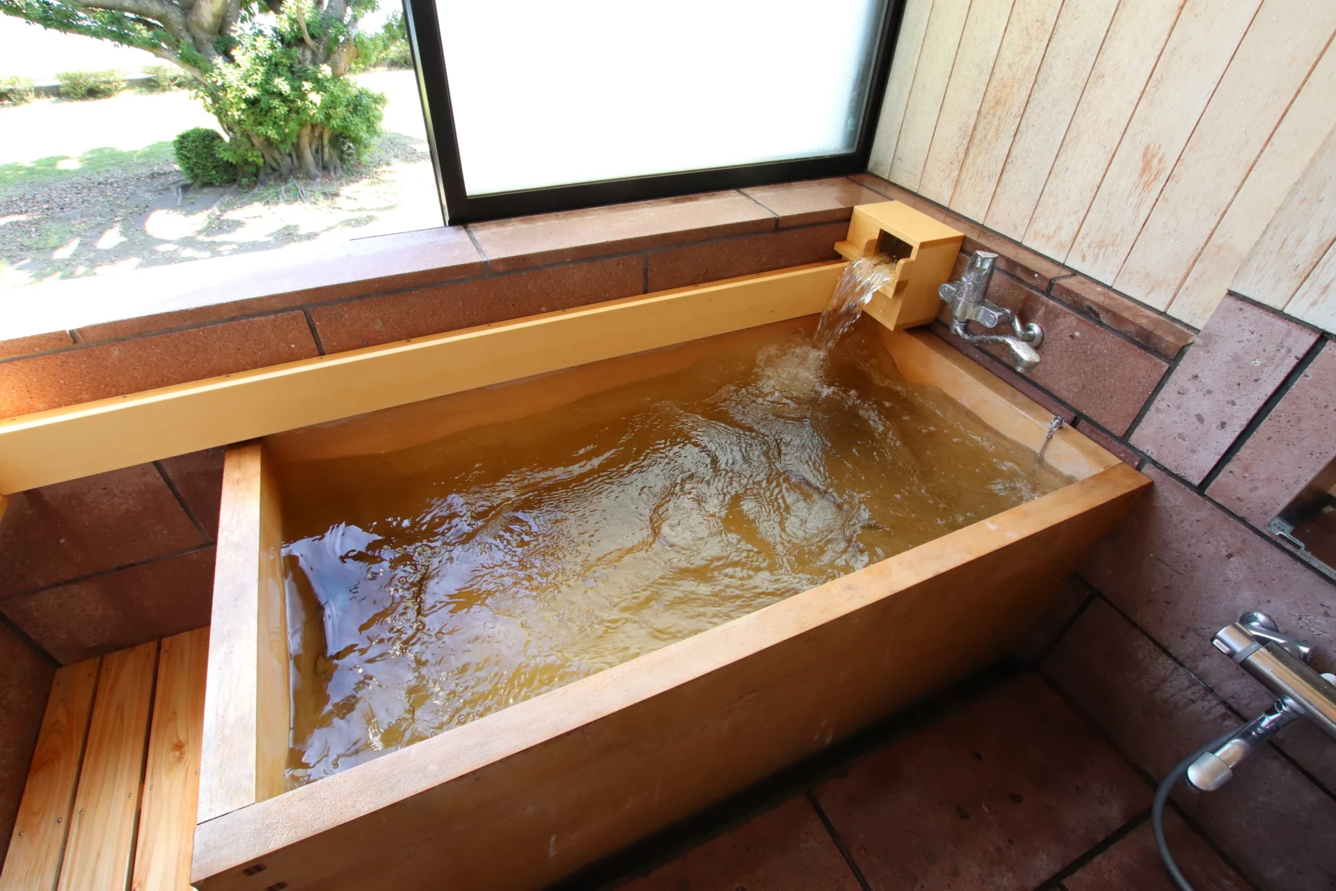 日帰り温泉リゾートお部屋でゆっくり滞在特典付きプラン♪ご案内