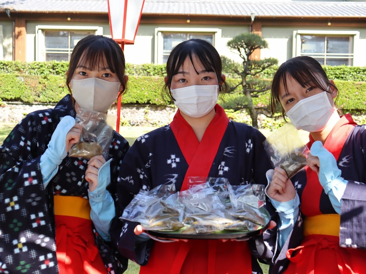 5/1　新茶の試飲販売会の様子