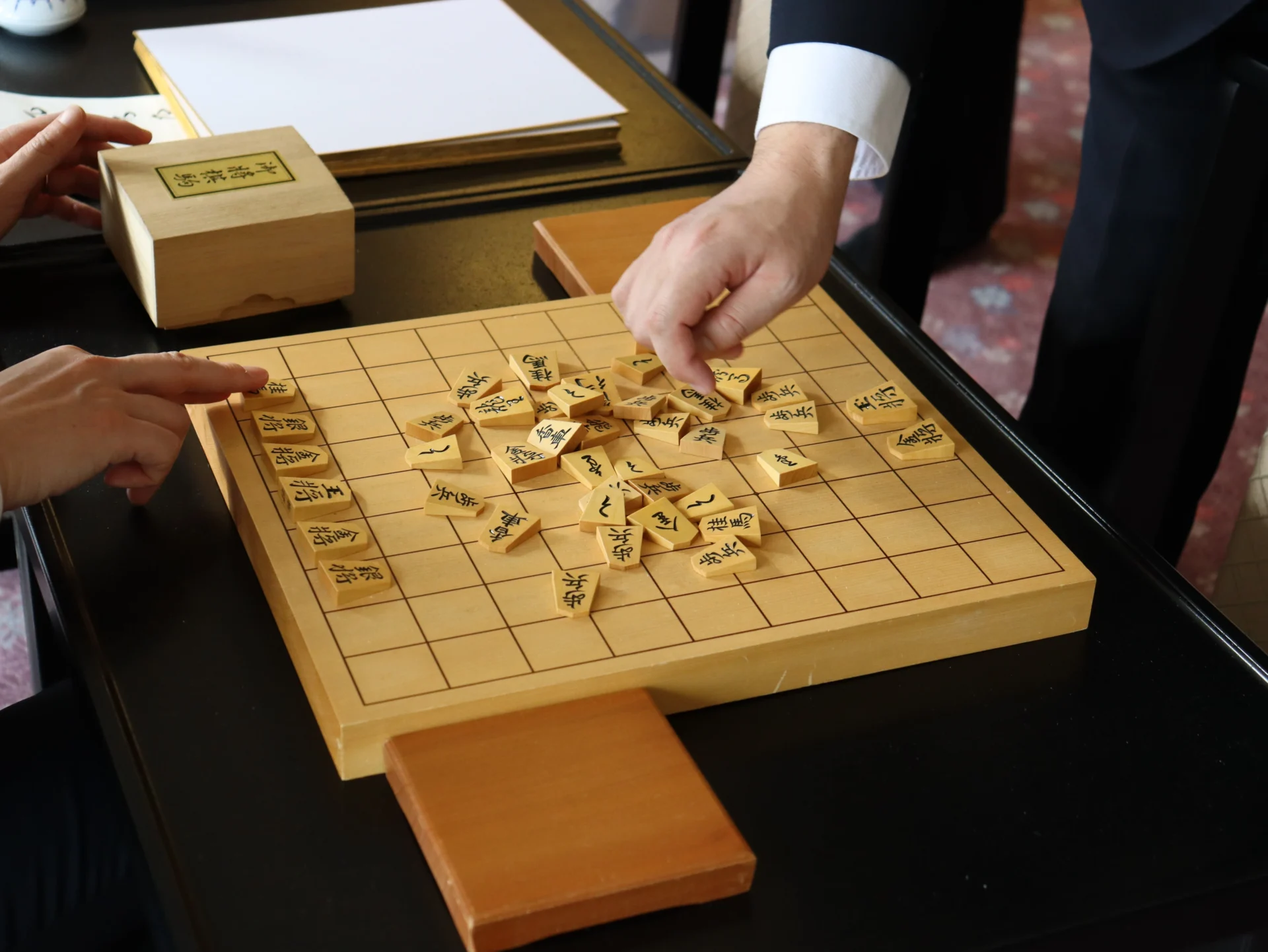 竜王戦第6局 指宿対局　初日