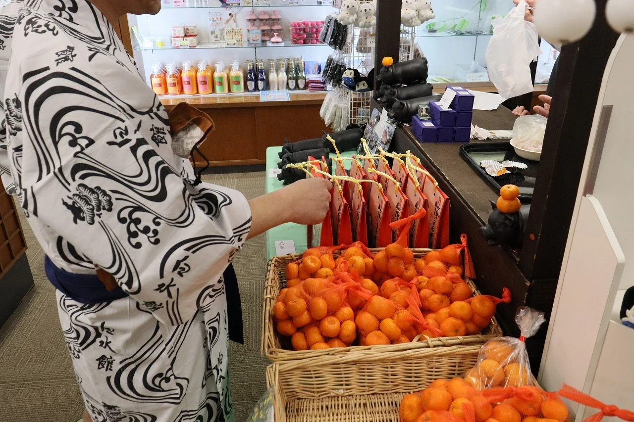 桜島物産館による特産品販売会を開催