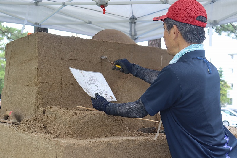砂像の造形作業が始まりました！