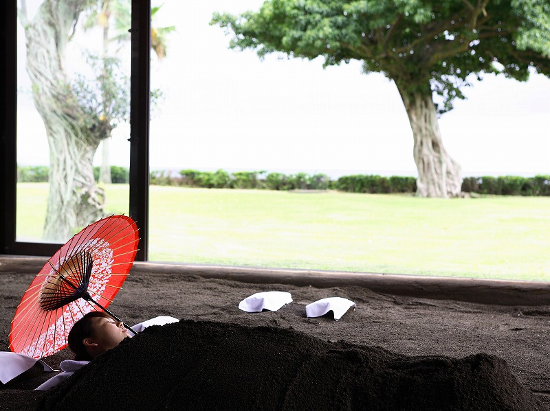 砂むし温泉を支える「砂掛師」