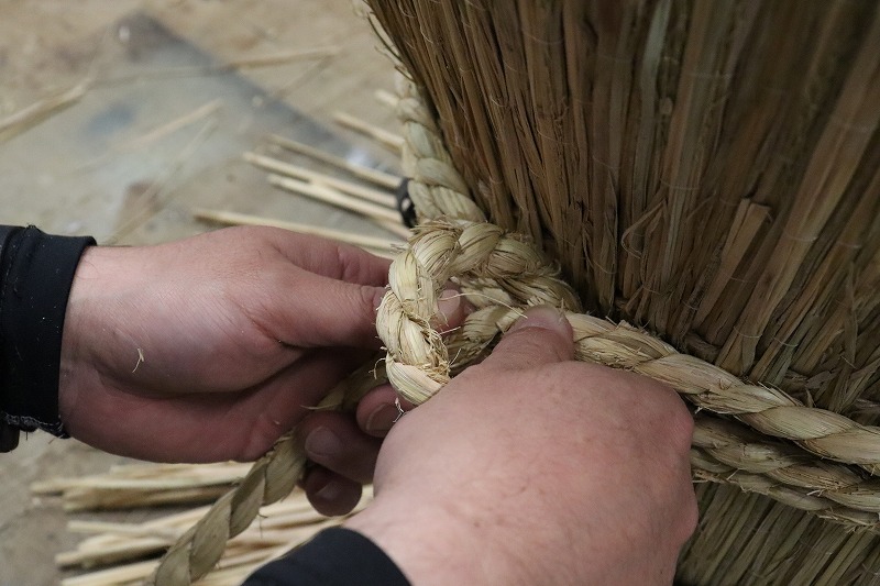 門松作り順調に進んでおります。